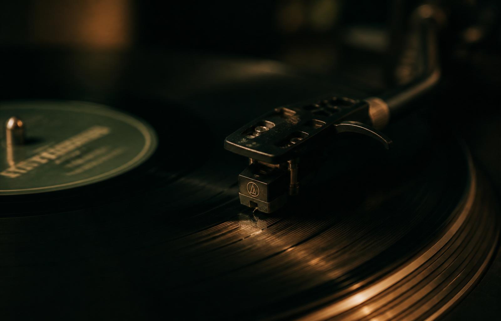 Agulha pousando sobre um disco de vinil